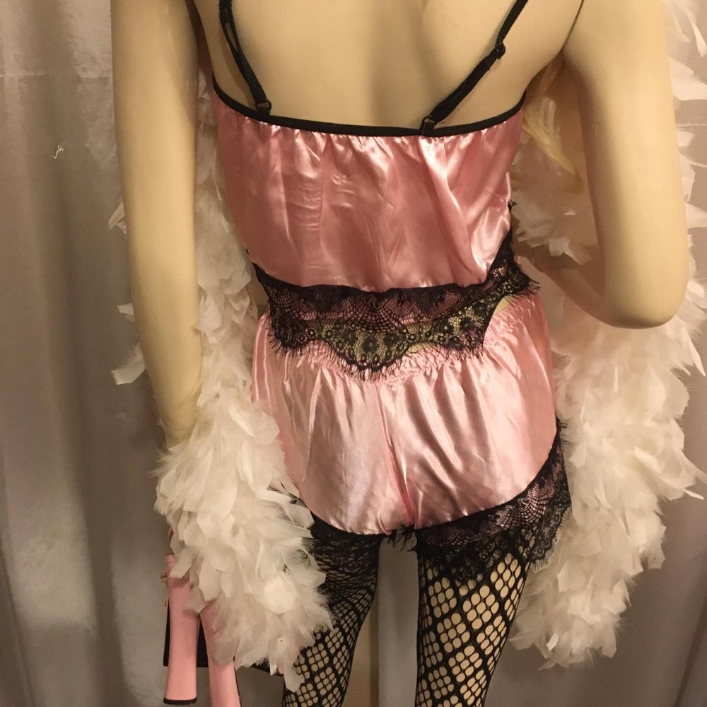 ADORABLE cotton candy pink satin hello kitty lingere and jewlery set! - Picture 8 of 17